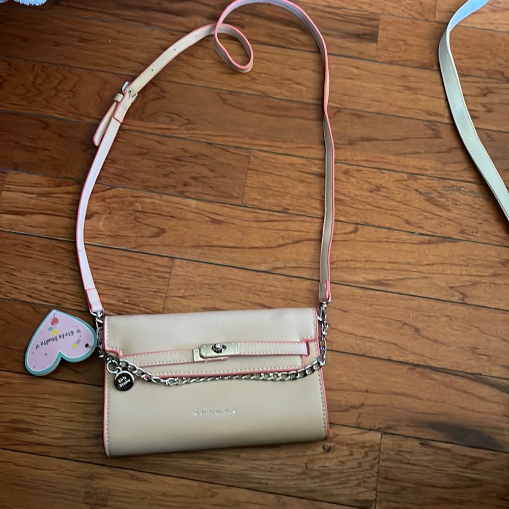 Very cute girls studio purse never used tag still on